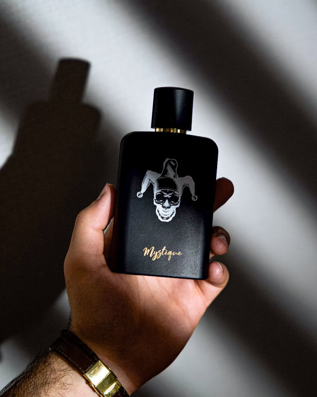 How to Shop for Fragrances Online Without Smelling Them